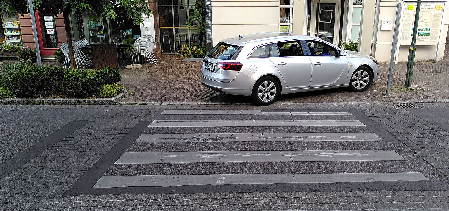 Falschparkern Falschparker an Fußgängerüberweg