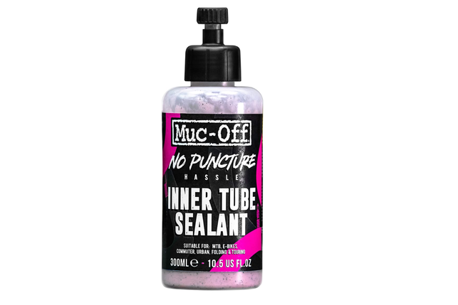 Muc off-Dichtmilch Eine Flasche Muc-off-Dichtmilch zum Einfüllen in Fahrradschläuche.
